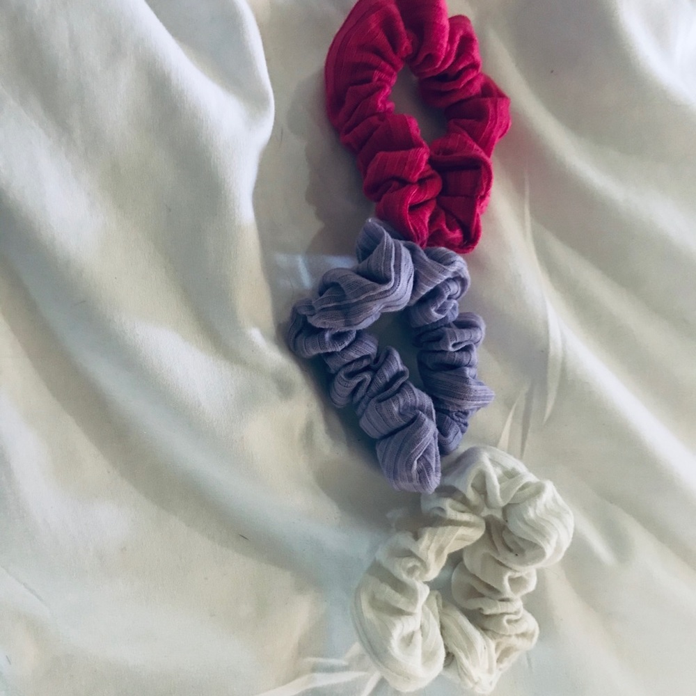 🦋Scrunchie Bundle - Picture 3 of 4